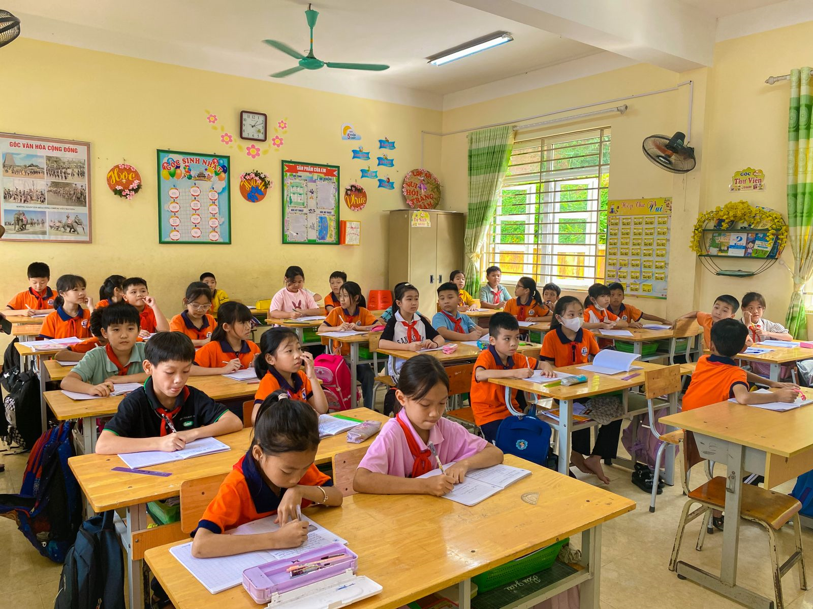 Sau 14/2/2025 có cấm dạy thêm trong nhà trường không?