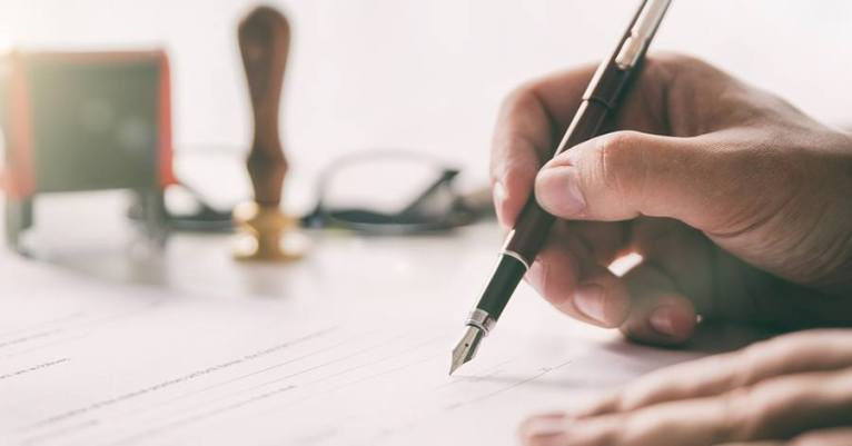 Điểm mới về quyền của công chứng viên trong việc công chứng bản dịch 